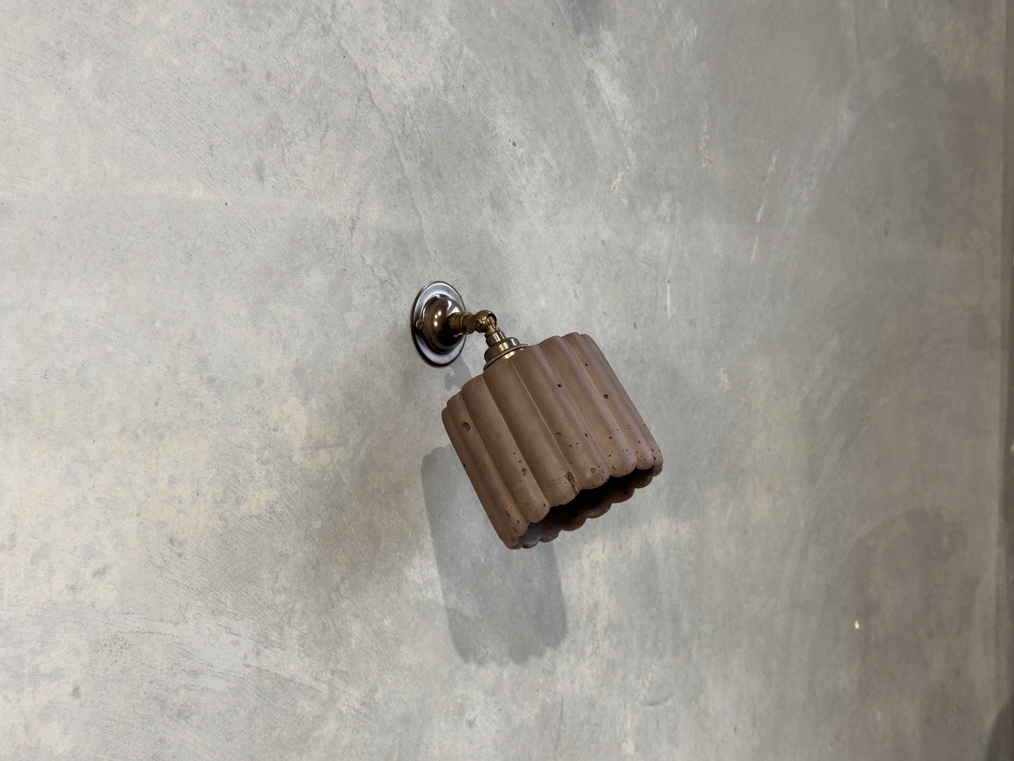 Small Fluted Wall Light with Knuckle