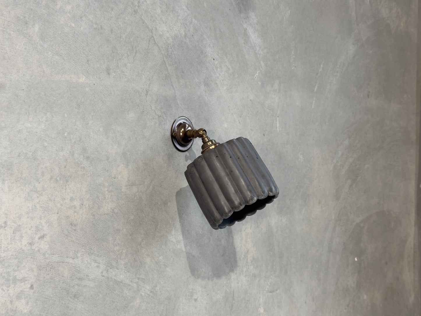 Small Fluted Wall Light with Knuckle