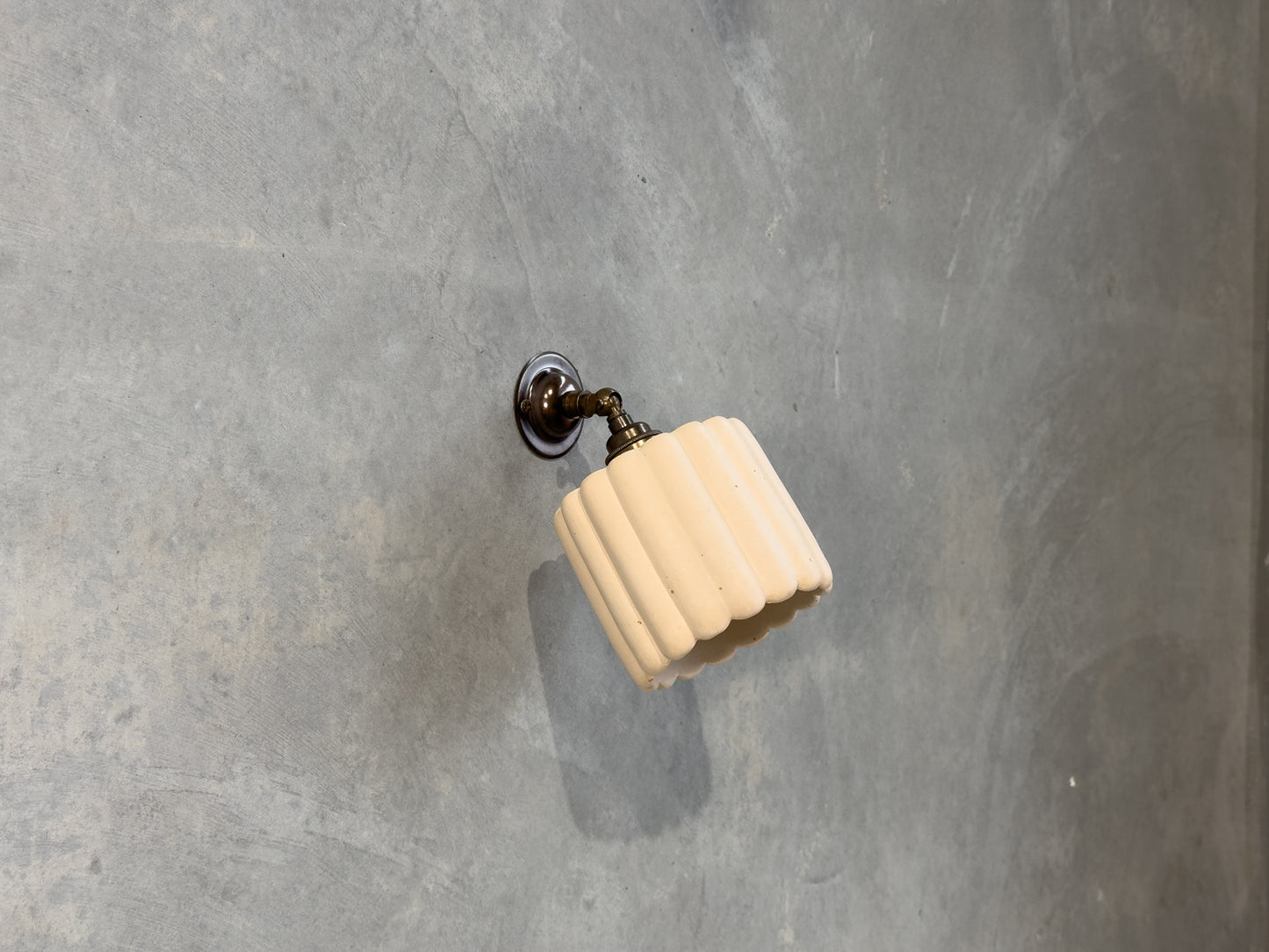 Small Fluted Wall Light with Knuckle