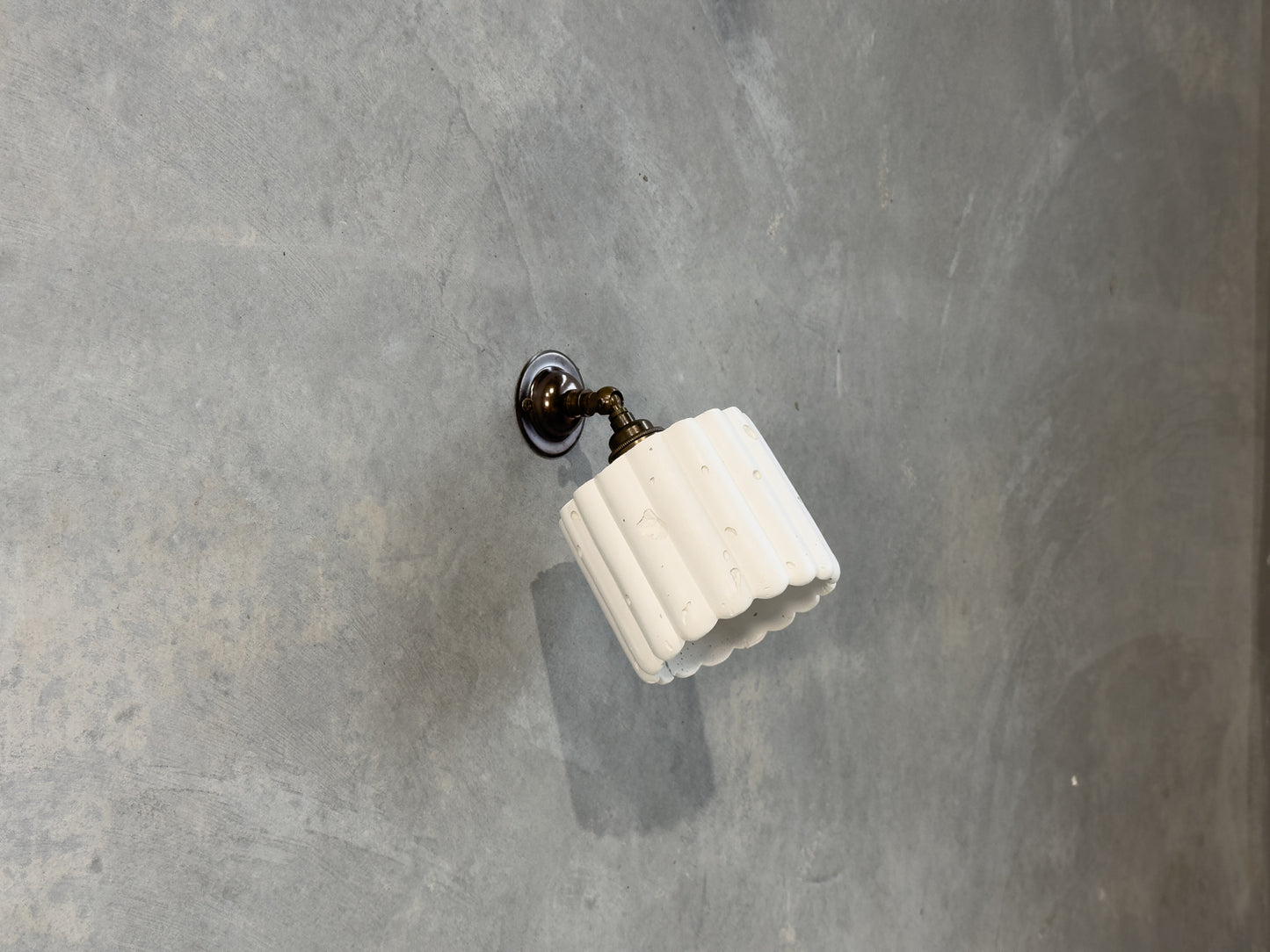 Small Fluted Wall Light with Knuckle