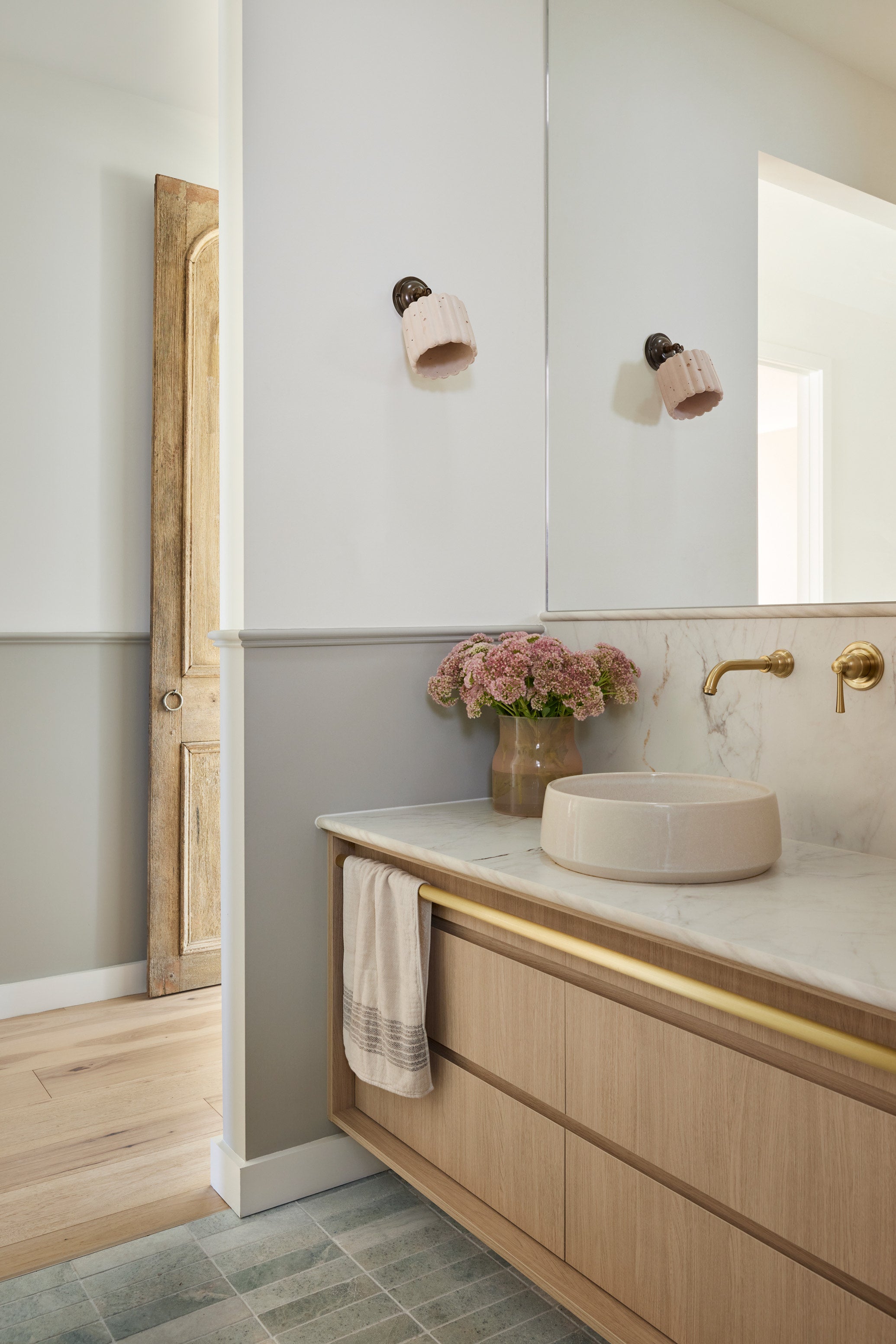 Fluted Wall Light with Knuckle