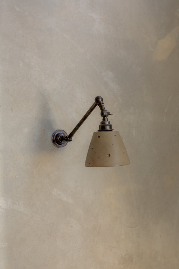 Mod wall light with extended arm