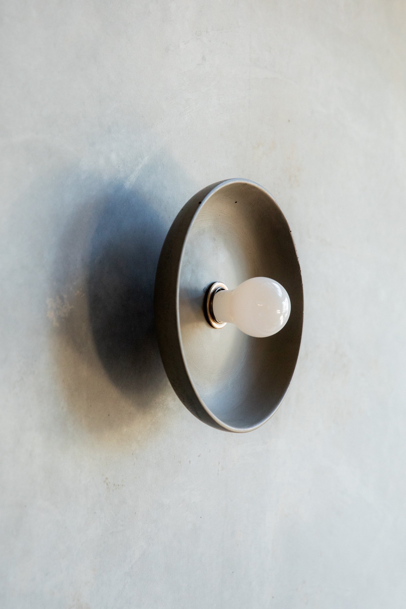 Lona wall sconce