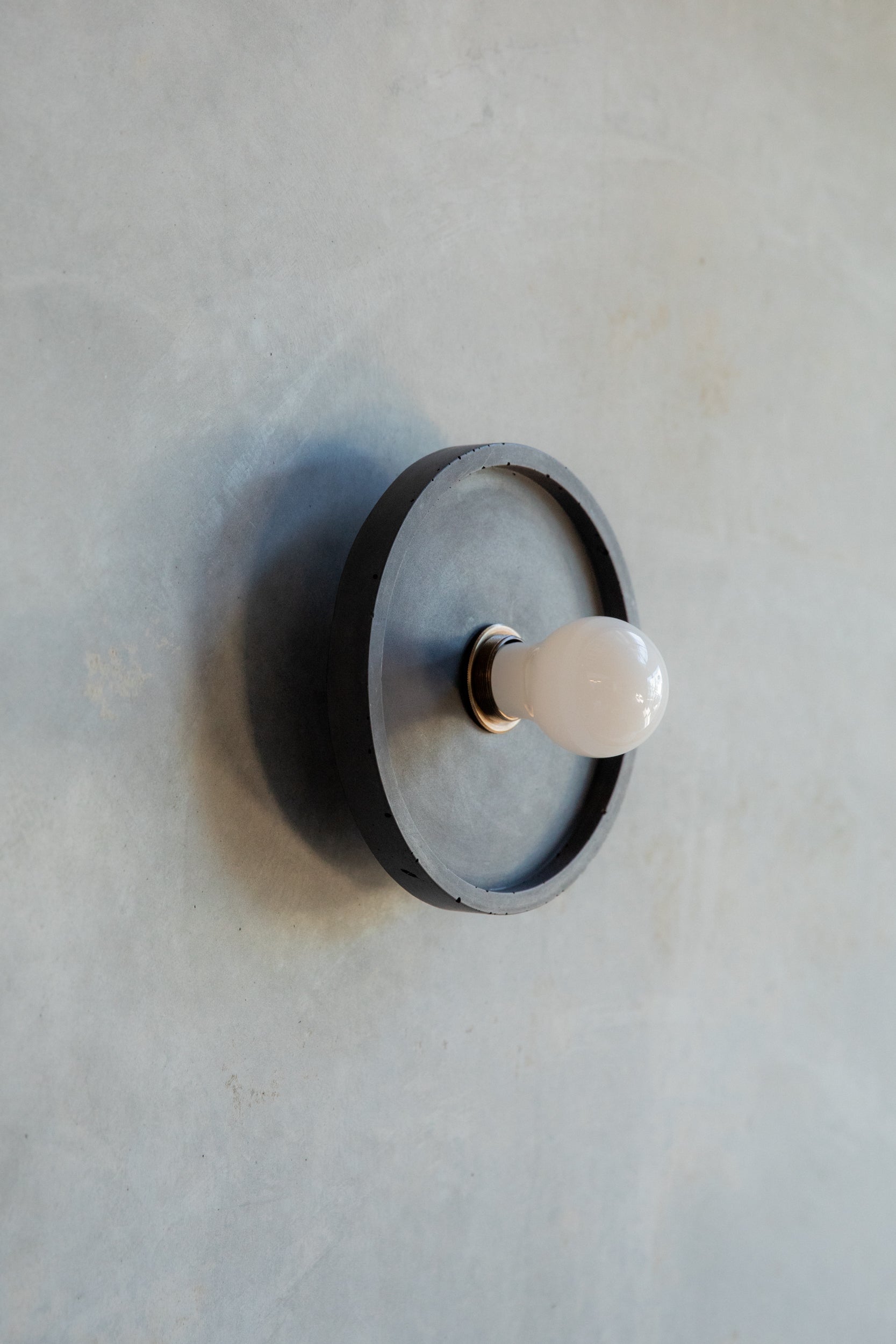 Loman Wall Light