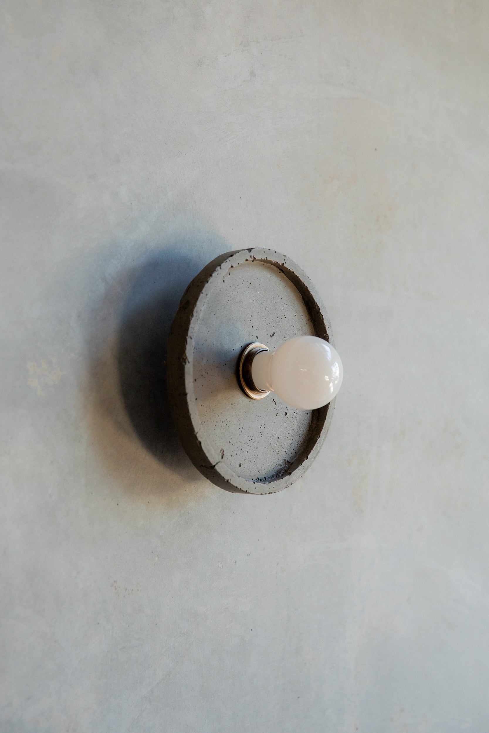 Loman Wall Light
